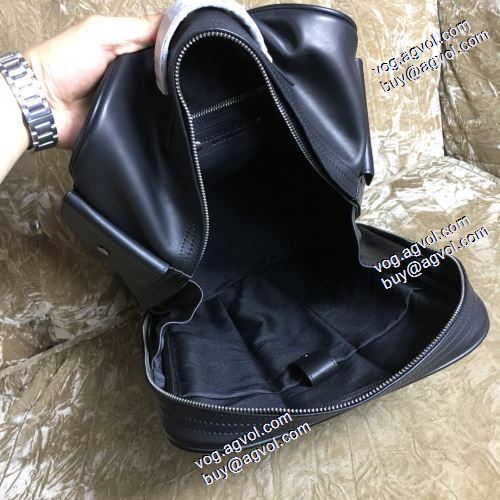  リュック、バックパック メッセンジャーバッグ 2021春夏 BOTTEGA VENETAブランド コピー 人気商品 ボッテガ ブランド BOTTEGA VENETA