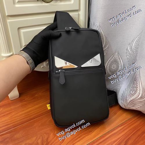  FENDIブランド コピー 2021春夏 フェンディ FENDI 耐久性に優れ 斜め掛けバッグ ショルダーバッグ