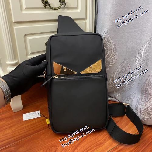  FENDIブランド コピー 2021春夏 フェンディ FENDI 耐久性に優れ 斜め掛けバッグ ショルダーバッグ