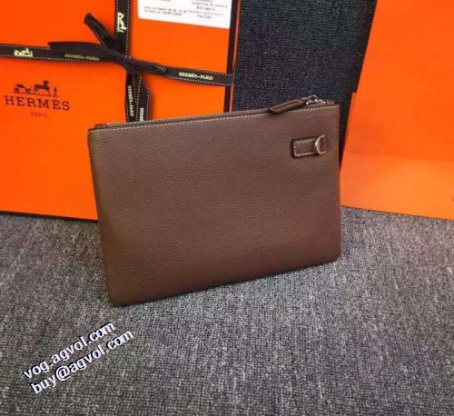 春夏に最も需要のある エルメスブランドコピー ポーチ 2021春夏 エルメス HERMES 2色可選 小型 軽量 ムダな装飾を排したデザイン 