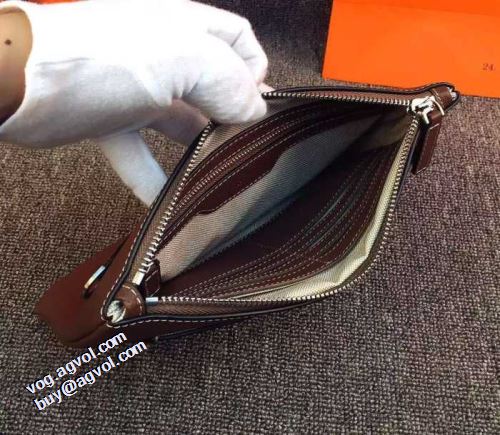 春夏に最も需要のある エルメスブランドコピー ポーチ 2021春夏 エルメス HERMES 2色可選 小型 軽量 ムダな装飾を排したデザイン 