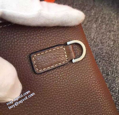 春夏に最も需要のある エルメスブランドコピー ポーチ 2021春夏 エルメス HERMES 2色可選 小型 軽量 ムダな装飾を排したデザイン 