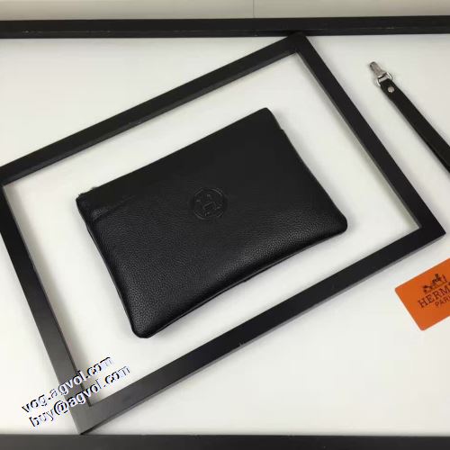 2021春夏 エルメス偽物ブランド コーデ 知的なムードを演出 ハンドバッグ エルメス HERMES メインルーム シンプル＋多機能