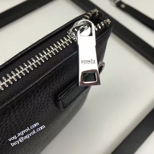 2021春夏 エルメス偽物ブランド コーデ 知的なムードを演出 ハンドバッグ エルメス HERMES メインルーム シンプル＋多機能