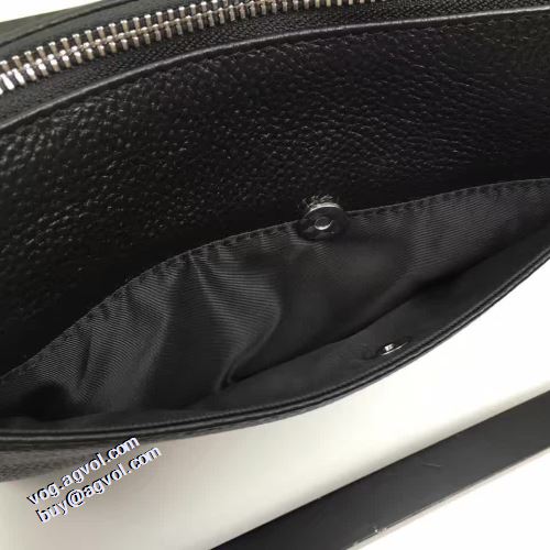 2021春夏 エルメス偽物ブランド コーデ 知的なムードを演出 ハンドバッグ エルメス HERMES メインルーム シンプル＋多機能