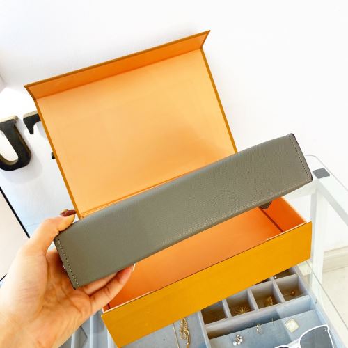 今一番HOTな新品 2022早春 ルイ ヴィトンコピー 気軽に持てる ルイ ヴィトン LOUIS VUITTON セカンドバッグ 高級感を備えている