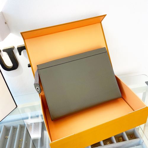 今一番HOTな新品 2022早春 ルイ ヴィトンコピー 気軽に持てる ルイ ヴィトン LOUIS VUITTON セカンドバッグ 高級感を備えている