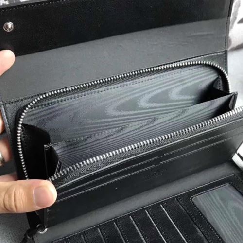 ルイ ヴィトンブランドスーパーコピー 一番人気の新作はこれ 2022新作 ルイ ヴィトン LOUIS VUITTON ビジネスケース 小型 軽量 高級感を備えている