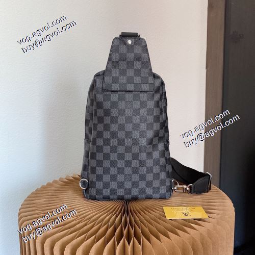 ショルダーバッグ デザイン性の高い LOUIS VUITTONスーパーコピー 2121秋冬 ルイ ヴィトンコピーウエストバッグ