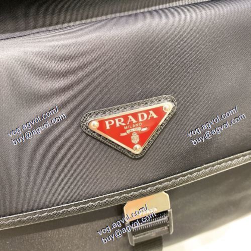 ショルダーバッグ ムダな装飾を排したデザイン 2021春夏 人気商品 プラダ PRADAコピー