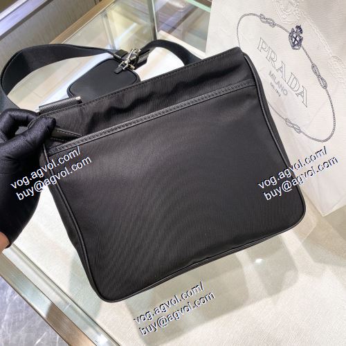 ショルダーバッグ ムダな装飾を排したデザイン 2021春夏 人気商品 プラダ PRADAコピー