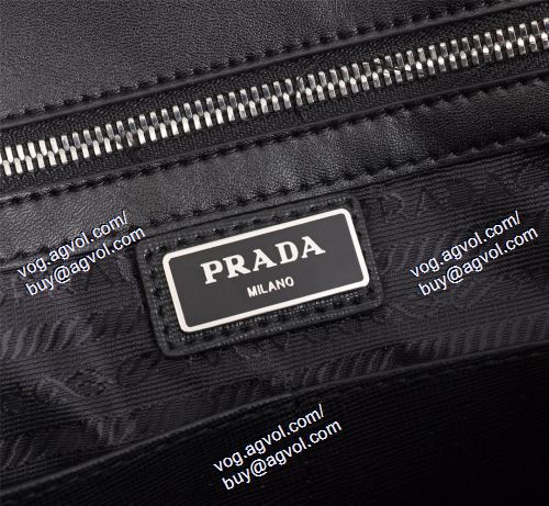 大絶賛の履き心地! 2021春夏 プラダ PRADAブランドスーパーコピー ハンドバッグ 