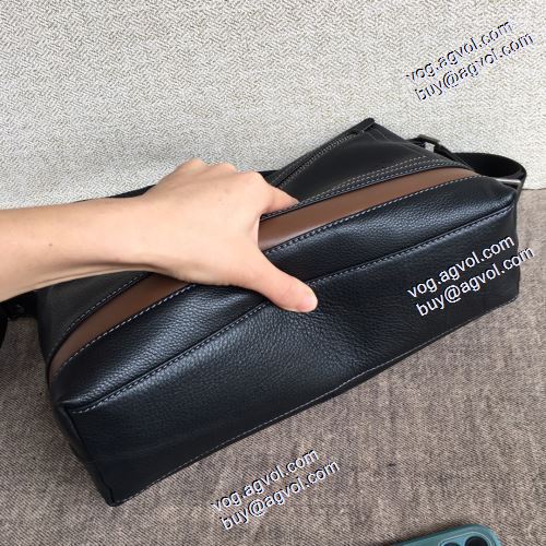  首胸ロゴ 斜め掛けバッグ ショルダーバッグ PRADAブランドコピー プラダ PRADA 2021春夏