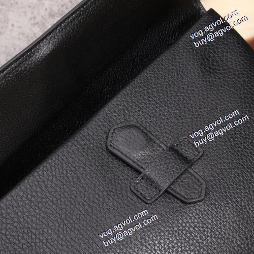  PRADAコピーブランド ポーチ 大容量 巾着 完売品！プラダ PRADA 2021春夏
