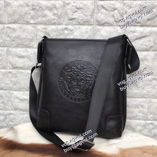  ヴェルサーチVERSACE 2021春夏 VERSACEブランド コピー 斜め掛けバッグ ショルダーバッグ  