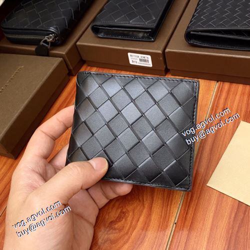  BOTTEGA VENETAブランド 偽物 通販 ボッテガ ブランド BOTTEGA VENETA 2021春夏 二つ折り財布 紙幣入れ 美品！