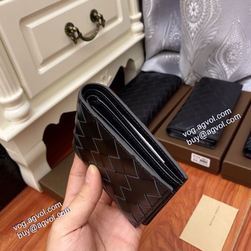  BOTTEGA VENETAブランド 偽物 通販 ボッテガ ブランド BOTTEGA VENETA 2021春夏 二つ折り財布 紙幣入れ 美品！