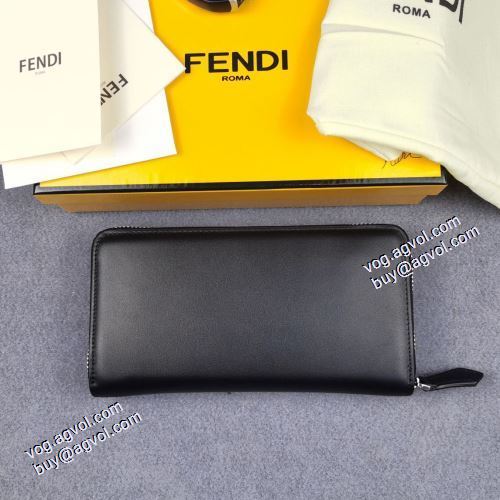  2021春夏 FENDIコピー 二つ折り財布 長財布 チェーンウオレット 最旬アイテム フェンディ FENDI 