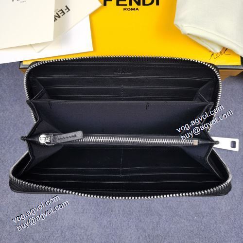  首胸ロゴ チェーンウオレット 紙幣入れ 二つ折り財布 FENDIコピー ブランド フェンディ FENDI 2021春夏 
