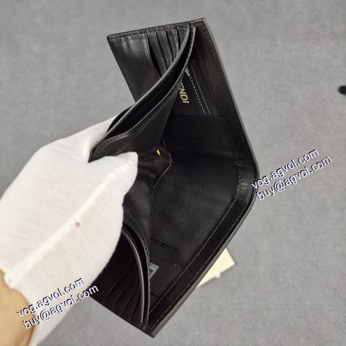  FENDI偽物ブランド 2021春夏 財布/ウォレット 二つ折り財布 爆買いセール チェーンウオレット ★安心★追跡付 フェンディ FENDI 