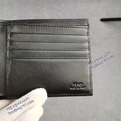  FENDI偽物ブランド 2021春夏 財布/ウォレット 二つ折り財布 爆買いセール チェーンウオレット ★安心★追跡付 フェンディ FENDI 