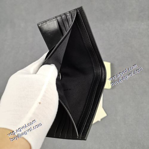  FENDI偽物ブランド 2021春夏 財布/ウォレット 二つ折り財布 爆買いセール チェーンウオレット ★安心★追跡付 フェンディ FENDI 