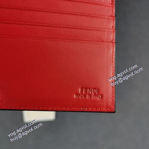 フェンディ FENDI チェーンウオレット 紙幣入れ 多機能 財布/ウォレット 2021春夏 プレゼントに FENDIスーパーコピー 代引 