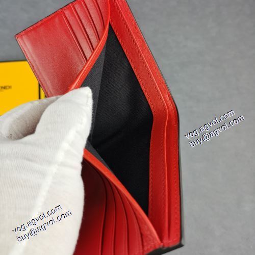  フェンディ FENDI チェーンウオレット 紙幣入れ 多機能 財布/ウォレット 2021春夏 プレゼントに FENDIスーパーコピー 代引 