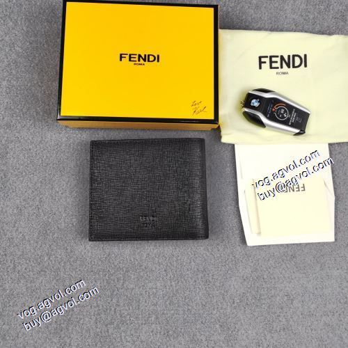  財布/ウォレット 二つ折り財布 チェーンウオレット クリップウォレット フェンディ FENDI 2021春夏 値下げ！FENDIブランド コピー