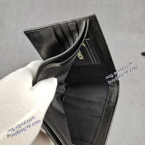  首胸ロゴ FENDIコピー ブランド フェンディ FENDI クリップウォレット 財布/ウォレット 紙幣入れ 2021春夏 