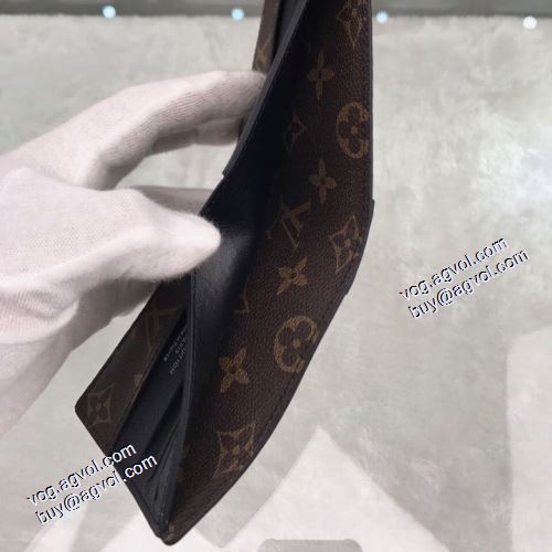 LOUIS VUITTONブランドコピー お洒落に魅せる M93801 ルイ ヴィトン LOUIS VUITTON 紙幣入れ チェーンウオレット 爆買いセール 2021春夏 11x9.5cm