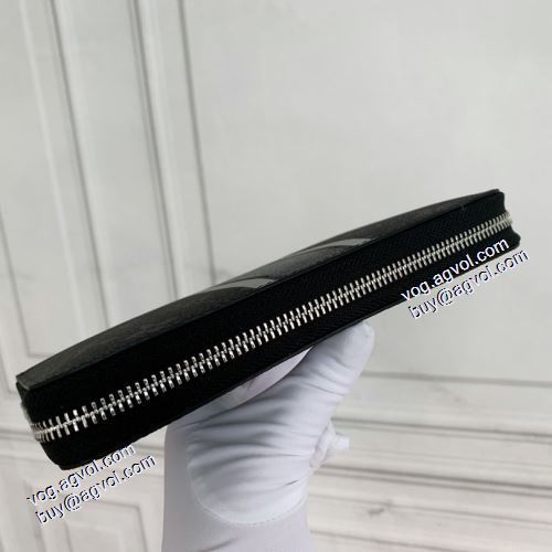 2021春夏 首胸ロゴ LOUIS VUITTONスーパーコピー 激安 ルイ ヴィトン LOUIS VUITTON 長財布 チェーンウオレット 19x11cm コードバン財布 M60017 POCHETTE VOYAGE財布