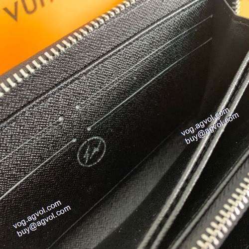 2021春夏 首胸ロゴ LOUIS VUITTONスーパーコピー 激安 ルイ ヴィトン LOUIS VUITTON 長財布 チェーンウオレット 19x11cm コードバン財布 M60017 POCHETTE VOYAGE財布