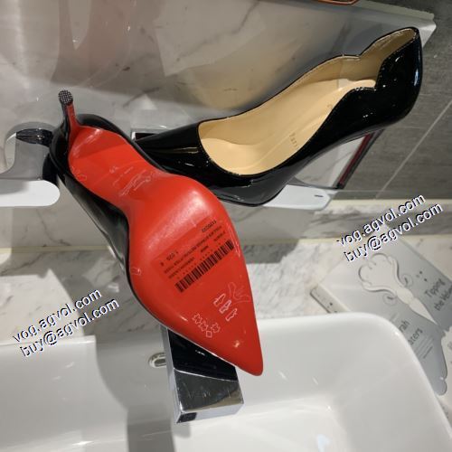 パンプス 2色可選 2021秋冬 クリスチャンルブタン偽物ブランド Christian Louboutin おしゃれに絶大な人気の 安定感のある