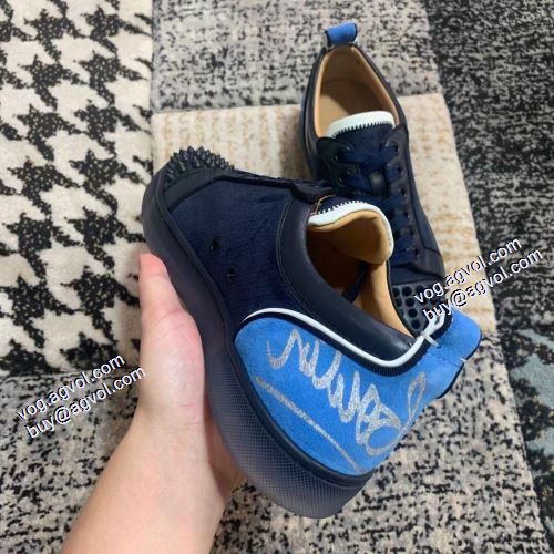 2021秋冬 シックスタイルに活躍 カジュアルシューズ クリスチャンルブタンブランド コピー スタッズ Christian Louboutinブランドコピー フラットシューズ