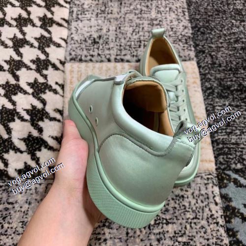 2021秋冬 クリスチャンルブタン カジュアルシューズ Christian Louboutinスーパーコピー フラットシューズ 芸能人に愛用者続出 軽い履き心地