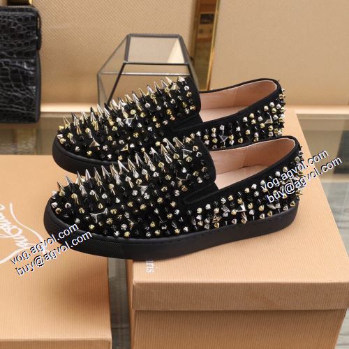 2021秋冬 クリスチャンルブタンブランド 偽物 通販 フラットシューズ Christian Louboutin 一番人気の新作はこれ カジュアルシューズ スタッズ