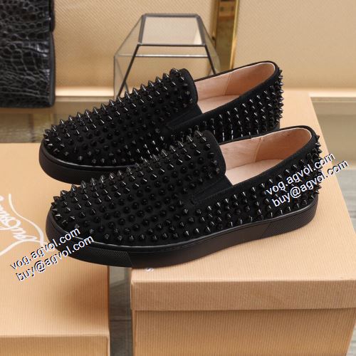 2021秋冬 日本未入荷モデル クリスチャンルブタンコピーブランド 3色可選 Christian Louboutin スタッズ フラットシューズ