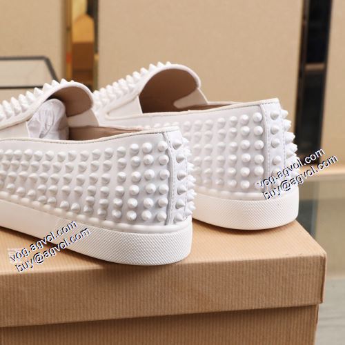 2021秋冬 日本未入荷モデル クリスチャンルブタンコピーブランド 3色可選 Christian Louboutin スタッズ フラットシューズ