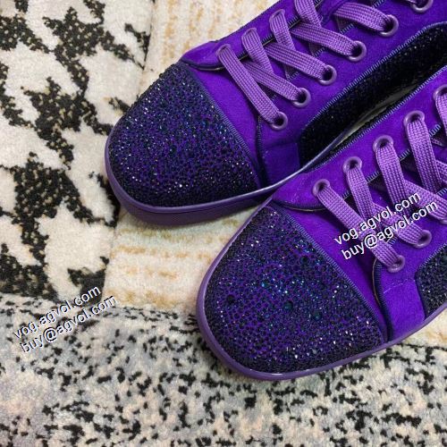 完売必至の人気モデルをご紹介 2021秋冬 クリスチャンルブタンブランドスーパーコピー Christian Louboutin フラットシューズ ファッション 人気