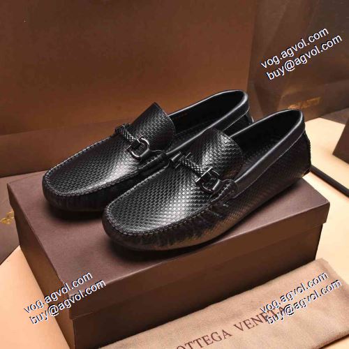 2021春夏 2色可選 ボッテガ ブランドコピー ブランド 紐なし ボッテガ ブランド BOTTEGA VENETA カジュアルシュッズ 着脱の簡単なスリップオンタイプ 魅力ファッション　