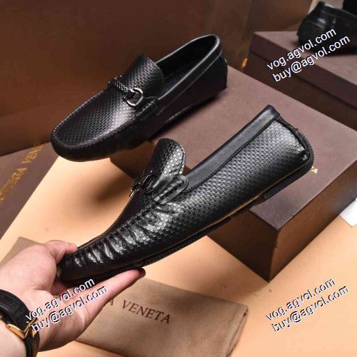 2021春夏 2色可選 ボッテガ ブランドコピー ブランド 紐なし ボッテガ ブランド BOTTEGA VENETA カジュアルシュッズ 着脱の簡単なスリップオンタイプ 魅力ファッション　