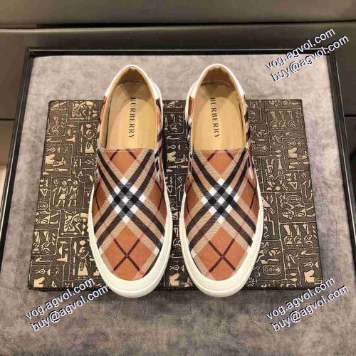着脱の簡単なスリップオンタイプ 高級感ある バーバリーブランドスーパーコピー 2021春夏 バーバリー BURBERRY エスバドリーユ  2色可選
