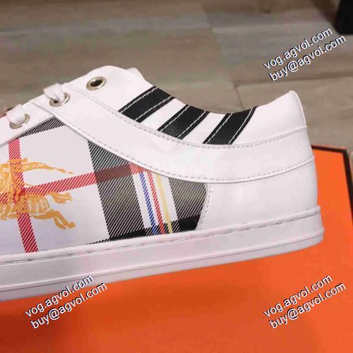 レースアップシューズ バーバリーブランドコピー 2021春夏 バーバリー BURBERRY 足馴染みのいい 綺麗に決まるフォルム！優しい履き心地