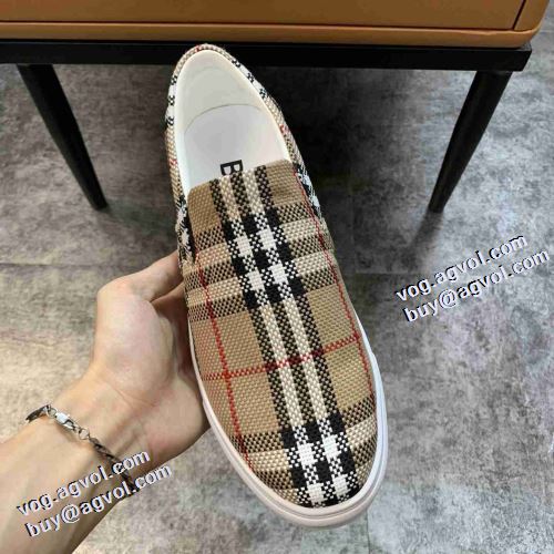 バーバリースーパーコピー 2021秋冬 大好評 フラットシューズ バーバリー BURBERRY ギンガム ローヒール 大絶賛の履き心地! カジュアルシューズ 着脱の簡単なスリップオンタイプ 