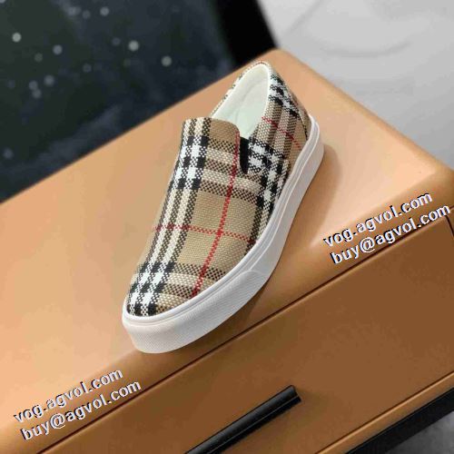 バーバリースーパーコピー 2021秋冬 大好評 フラットシューズ バーバリー BURBERRY ギンガム ローヒール 大絶賛の履き心地! カジュアルシューズ 着脱の簡単なスリップオンタイプ 