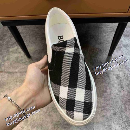 バーバリー BURBERRY スニーカー 耐久性に優れ バーバリーコピー ギンガム 着脱の簡単なスリップオンタイプ 2021秋冬 フラットシューズ 履き心地抜群