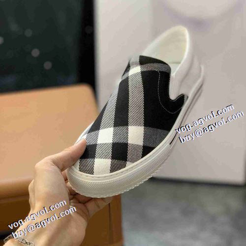 バーバリー BURBERRY スニーカー 耐久性に優れ バーバリーコピー ギンガム 着脱の簡単なスリップオンタイプ 2021秋冬 フラットシューズ 履き心地抜群