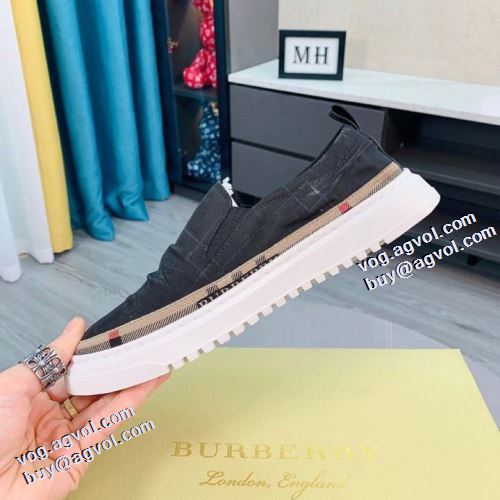 バーバリーブランド コピー 実用性に溢れるアイテム 脱ぎ履きしやすい/着脱しやすい バーバリー BURBERRY カジュアルシューズ 2021秋冬 ローヒール 足馴染みのいい