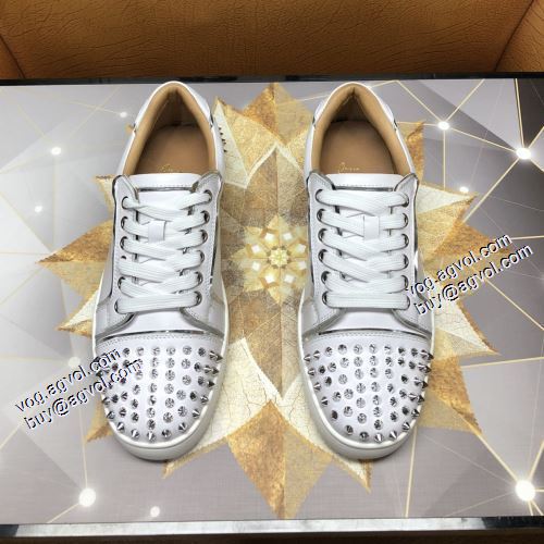 2021秋冬 ドライビングシューズ 極上の着心地 クリスチャンルブタンブランドスーパーコピー クリスチャンルブタン Christian Louboutin フラットシューズ